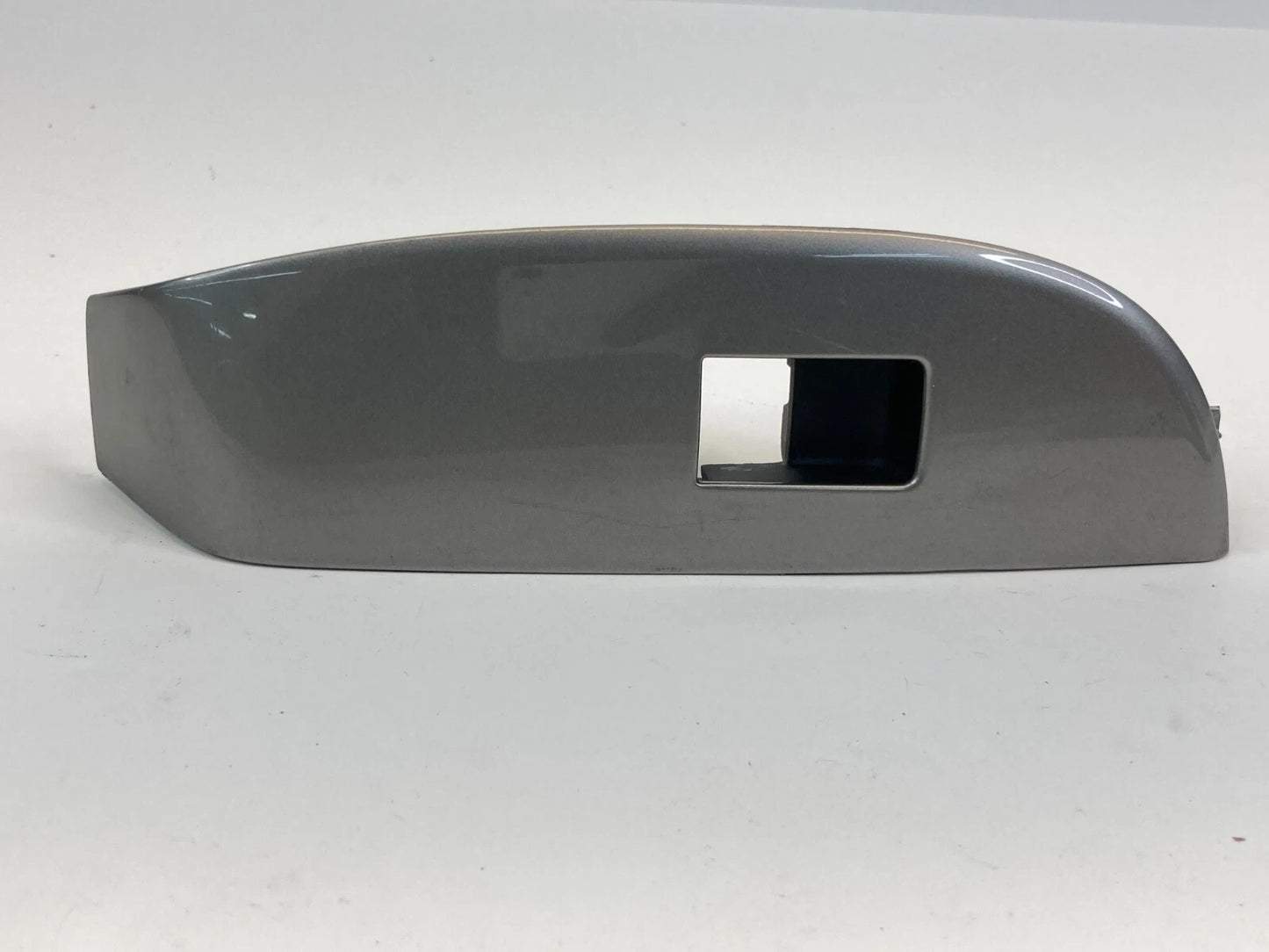 2013-2015 CHEVROLET MALIBU REAR RIGHT DOOR WINDOW SWITCH BEZEL TRIM 20829111 OEM