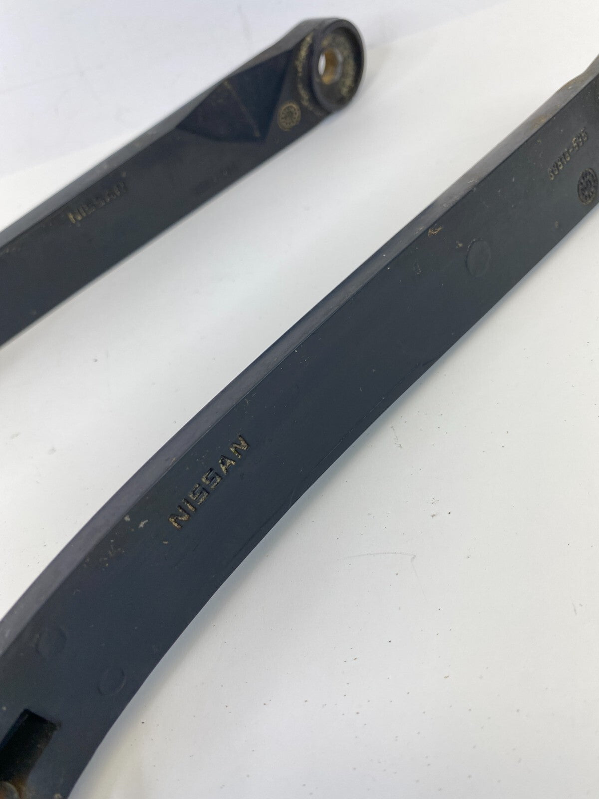 2002-2006 Nissan Altima Front Left & Right Windshield Wiper Arm Pair Set OEM