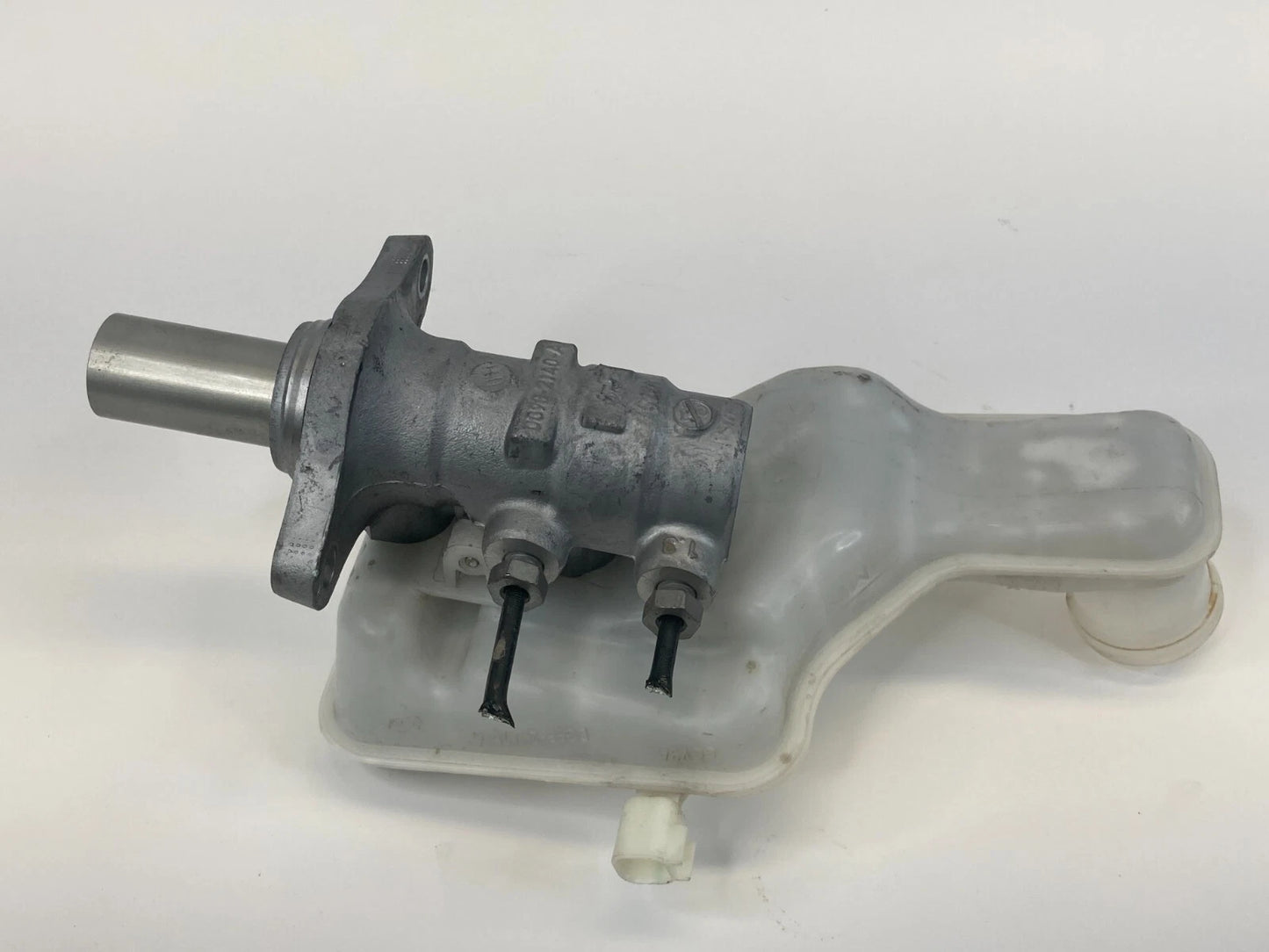 2013-2020 FORD FUSION BRAKE MASTER CYLINDER W RESERVOIR 0698-2140-A OEM