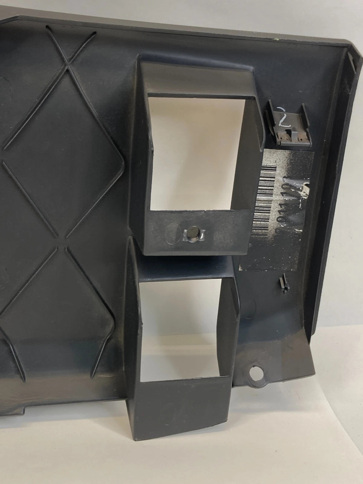 2004-2007 CADILLAC CTS FRONT LEFT SIDE INSTRUMENT PANEL KNEE BOLSTER ASSY OEM