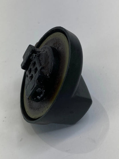 1998-2014 98-14 VOLKSWAGEN BEETLE ENGINE OIL FILLER FILL PLASTIC BLACK CAP OEM