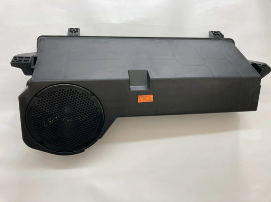 2006-2012 MERCEDES BENZ R350 BASS BOX SUBWOOFER LOUDSPEAKER A2518200002 OEM