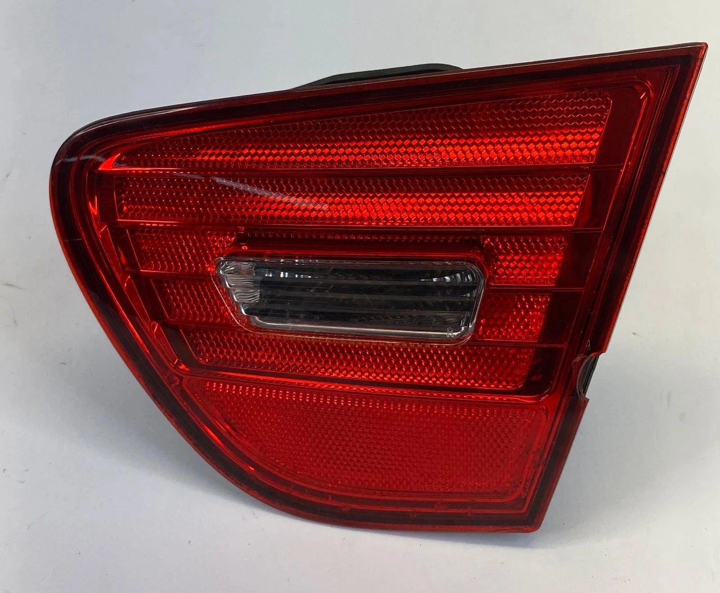 2007-2010 HYUNDAI ELANTRA SEDAN RIGHT SIDE TRUNK LID TAILLIGHT 92404-2H00 OEM