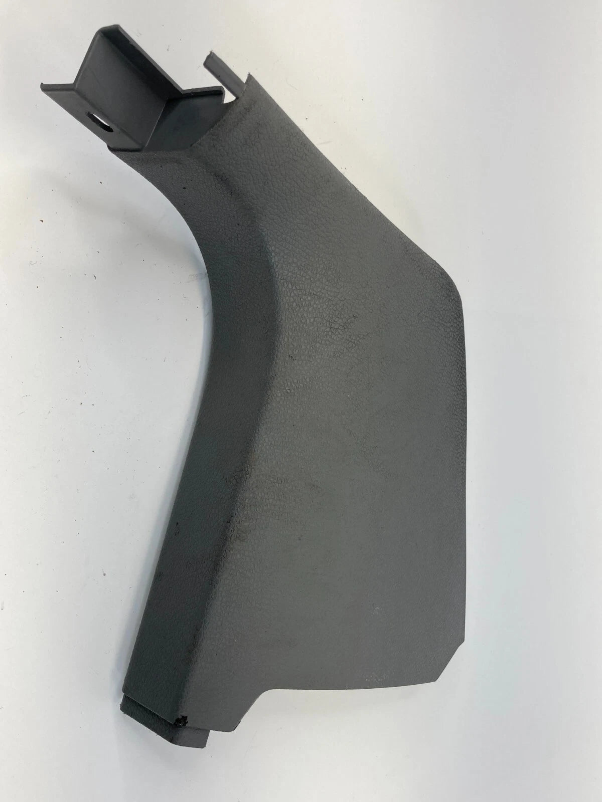 2005-2009 VOLKSWAGEN JETTA PASSENGER RIGHT SIDE LOWER KICK PANEL 1K1-863-484 OEM