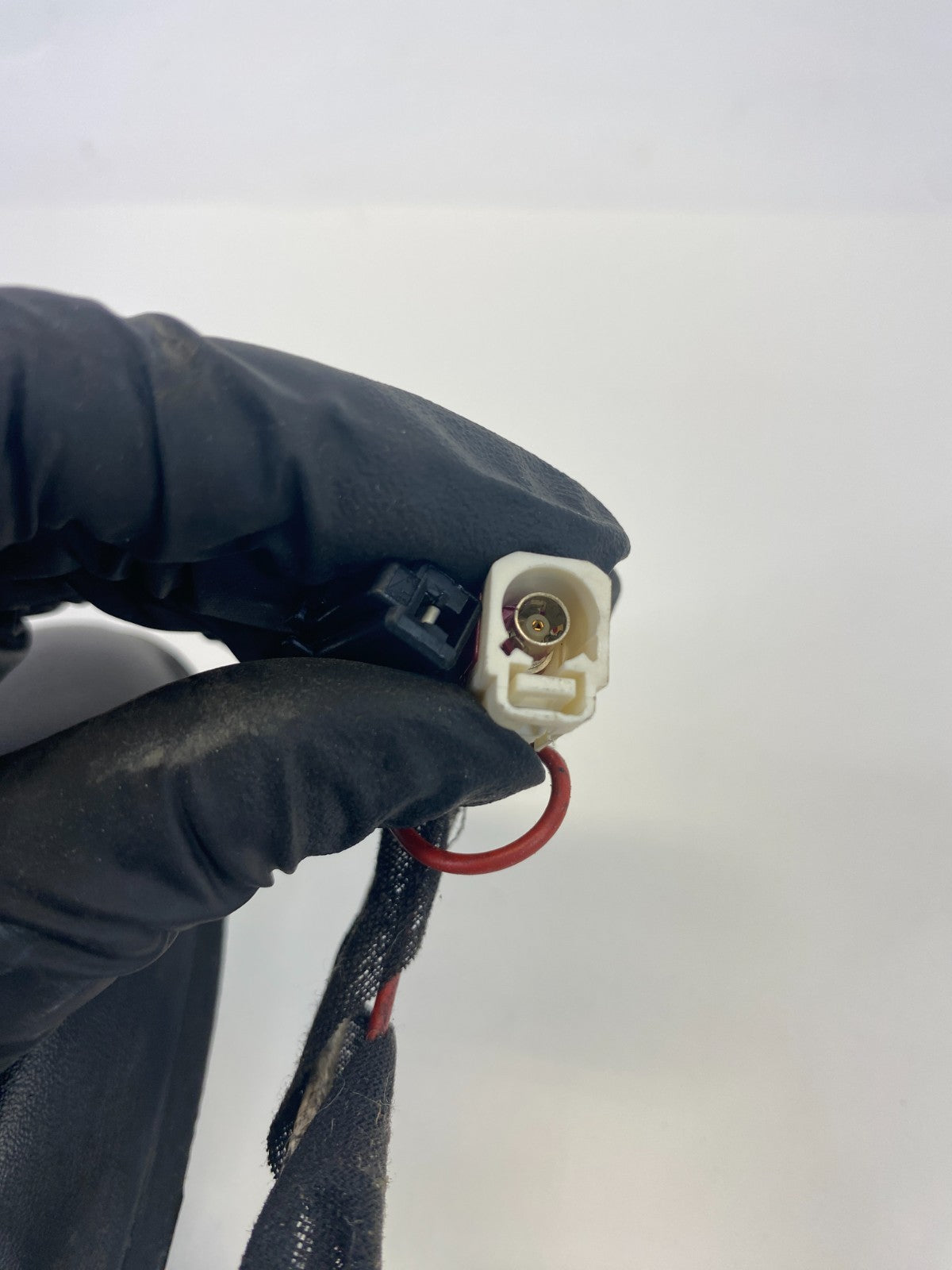 2011-2014 Dodge Avenger Chrysler 200 Roof Mounted Radio Antenna Base P05064771AC