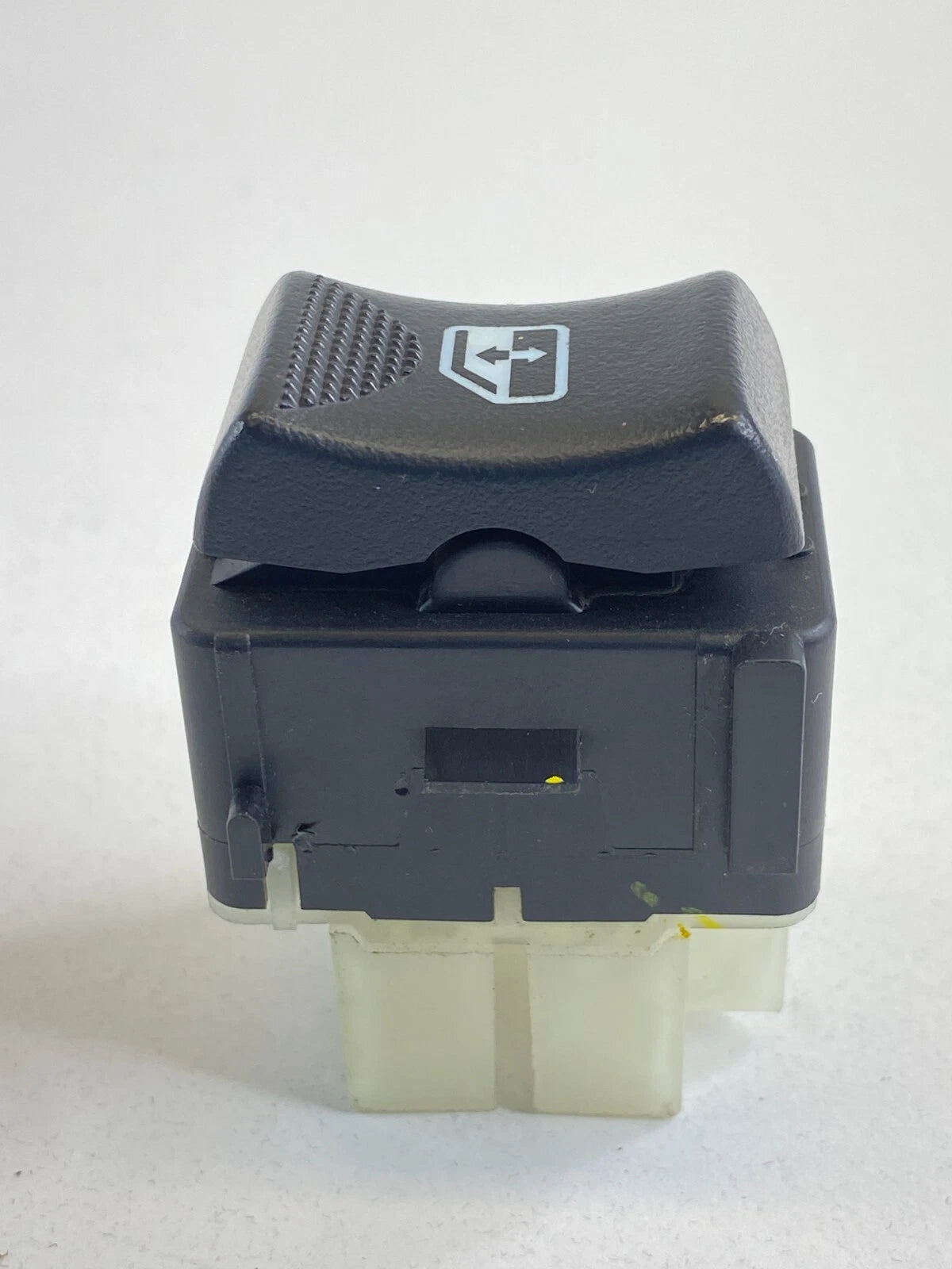 2000-2005 CHEVROLET IMPALA REAR RIGHT SIDE DOOR WINDOW CONTROL SWITCH 19283836