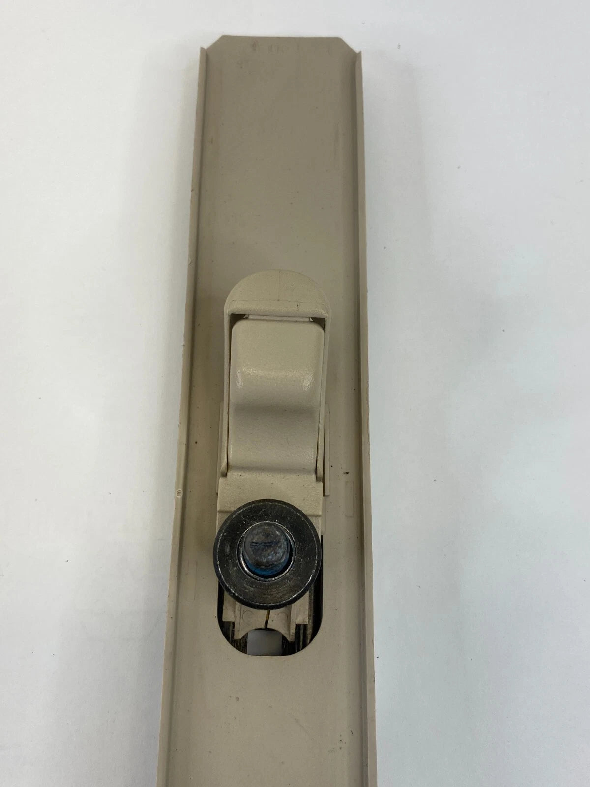 2003-2006 LINCOLN NAVIGATOR FRONT RIGHT SEAT BELT HEIGHT ADJUSTER 2L14-78602B90