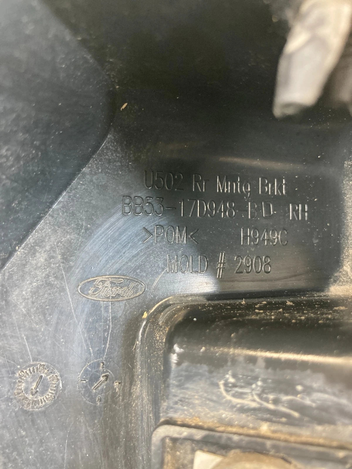 11-15 FORD EXPLORER POLICE INTERCEPTOR UTILITY REAR RIGHT BUMPER BRACKET MOUNT