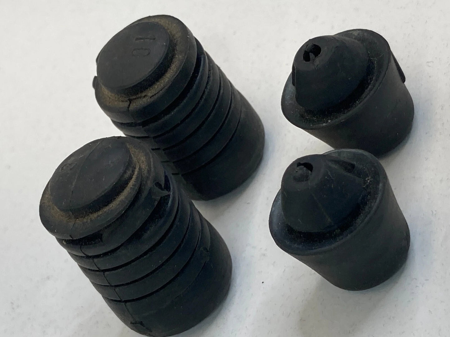 2004-2009 KIA SPECTRA HOOD RUBBER CUSHION BUFFER STOPPER BUMPER SET OEM