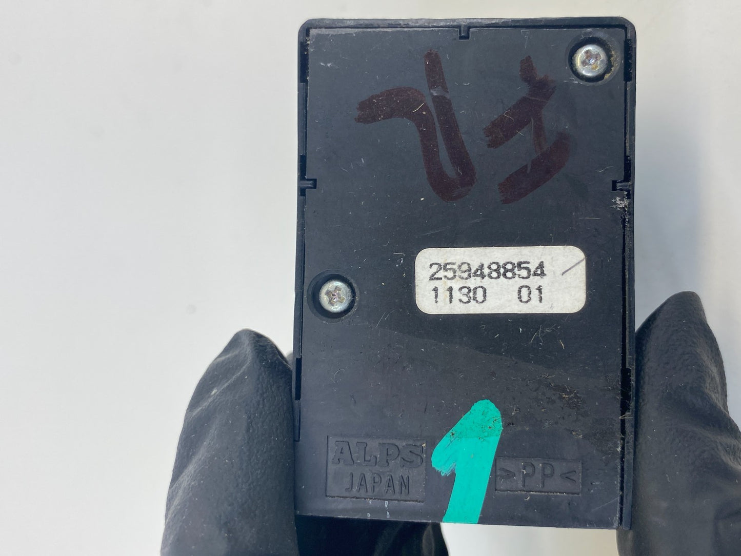 2009-2012 Traverse Acadia Front Right Passenger Seat Lumbar Switch 25948854