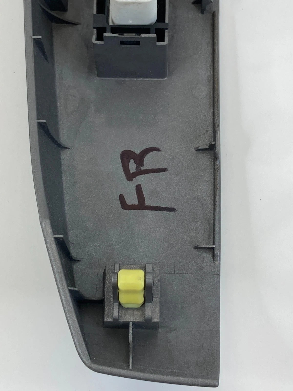 04-09 TOYOTA PRIUS FRONT RIGHT PASSENGER DOOR WINDOW SWITCH BEZEL OEM 7423147090