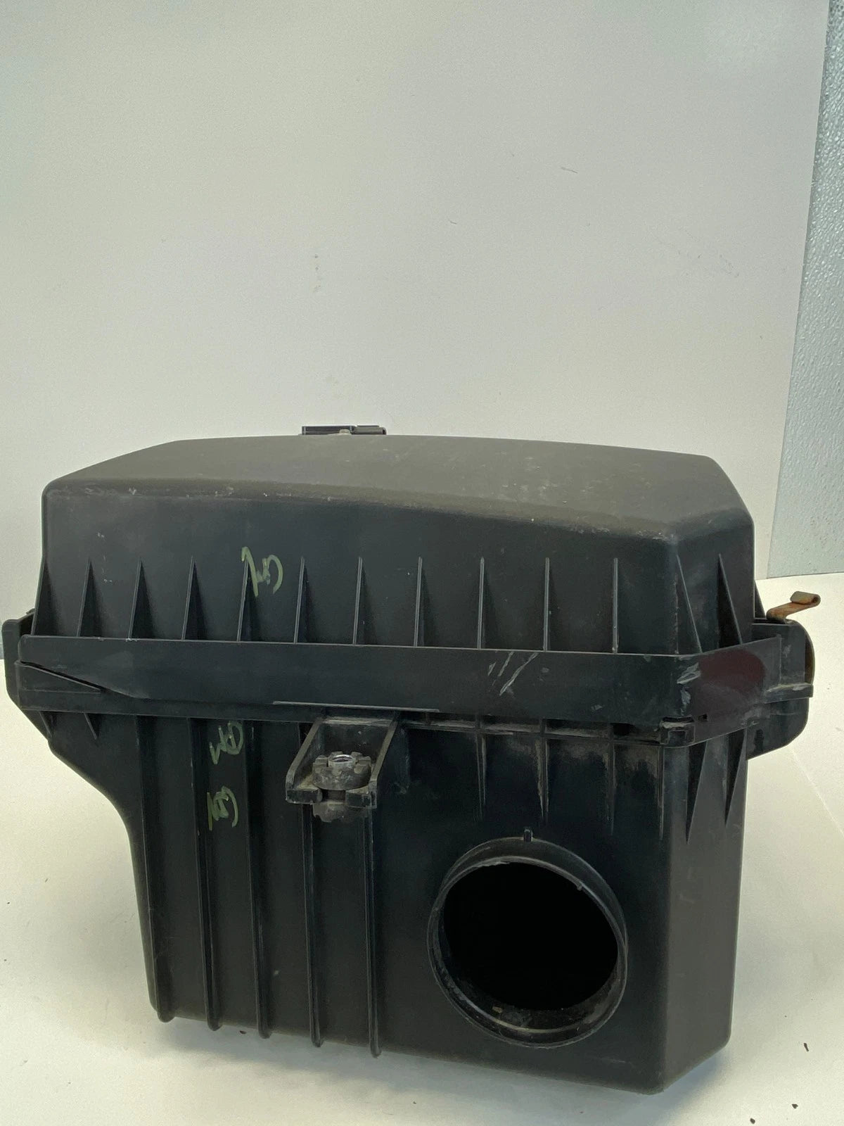 2010-2013 SUZUKI KIZASHI 2.4L 16V AIR INTAKE FILTER BOX ASSEMBLY 13700-57L00 OEM