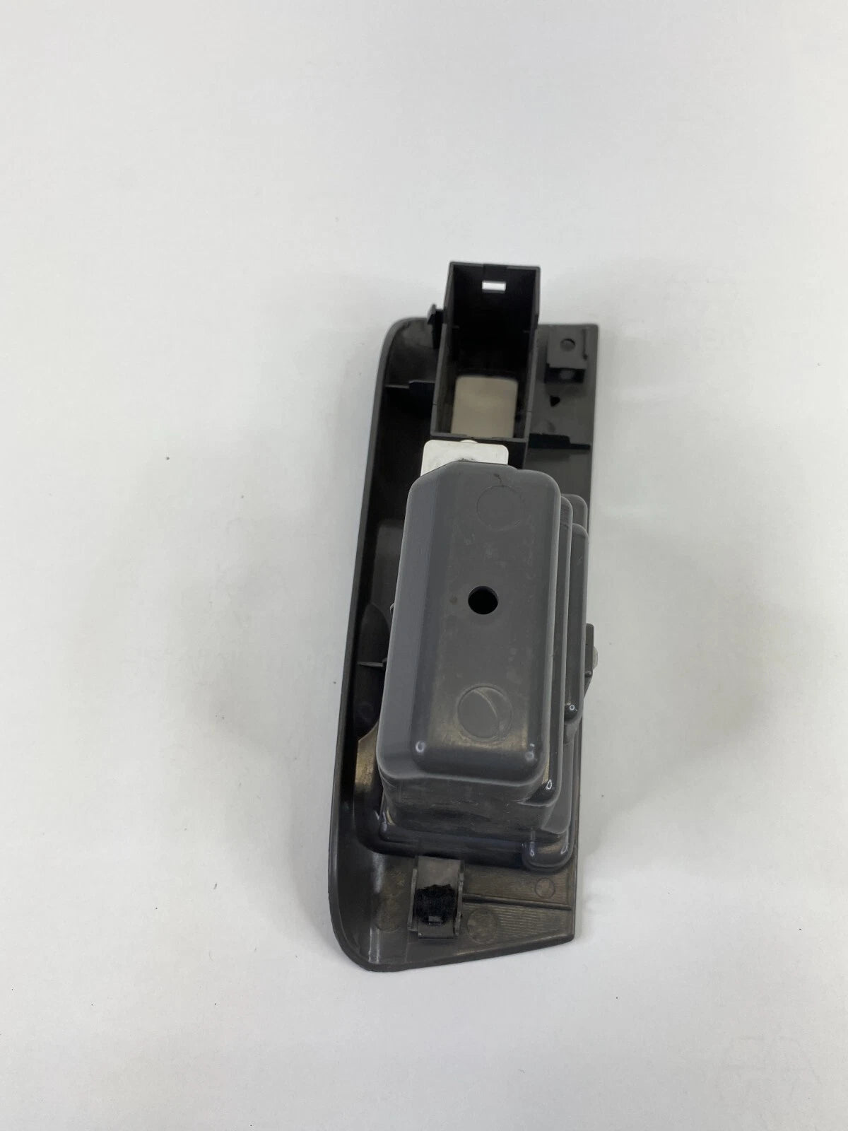 98 99 00 01 02 03 04 05 LEXUS GS300 REAR RIGHT SIDE WINDOW SWITCH COVER BEZEL