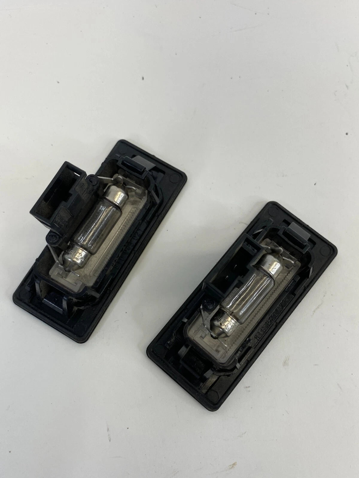 2009-2012 AUDI A4 QUATTRO REAR TRUNK LID LICENSE PLATE LIGHT LAMP SET PAIR OEM