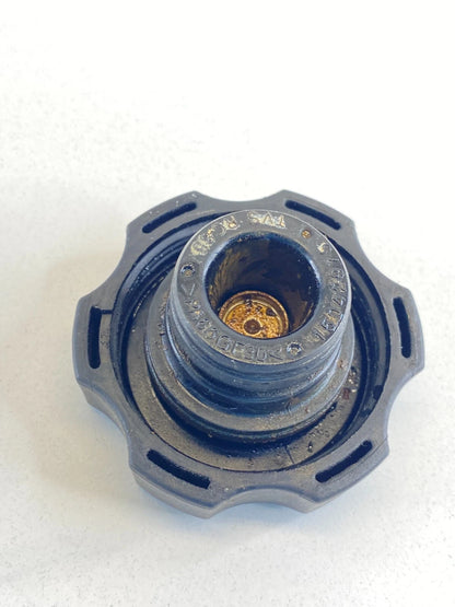 2004 2005 CHEVY MONTE CARLO 04-06 IMPALA 09-17 TRAVERSE RADIATOR CAP 15042975