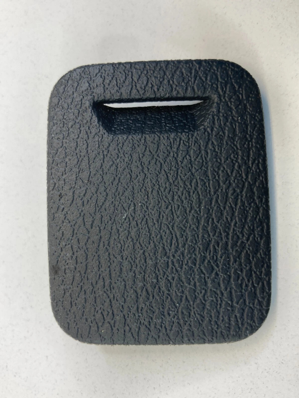 2001-2009 VOLVO S60 FRONT LOWER INTERIOR INNER PLUG COVER TRIM PANEL 09491265