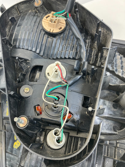 2002 2003 2004 Toyota Camry Rear Right Side Taillight Taillamp OEM