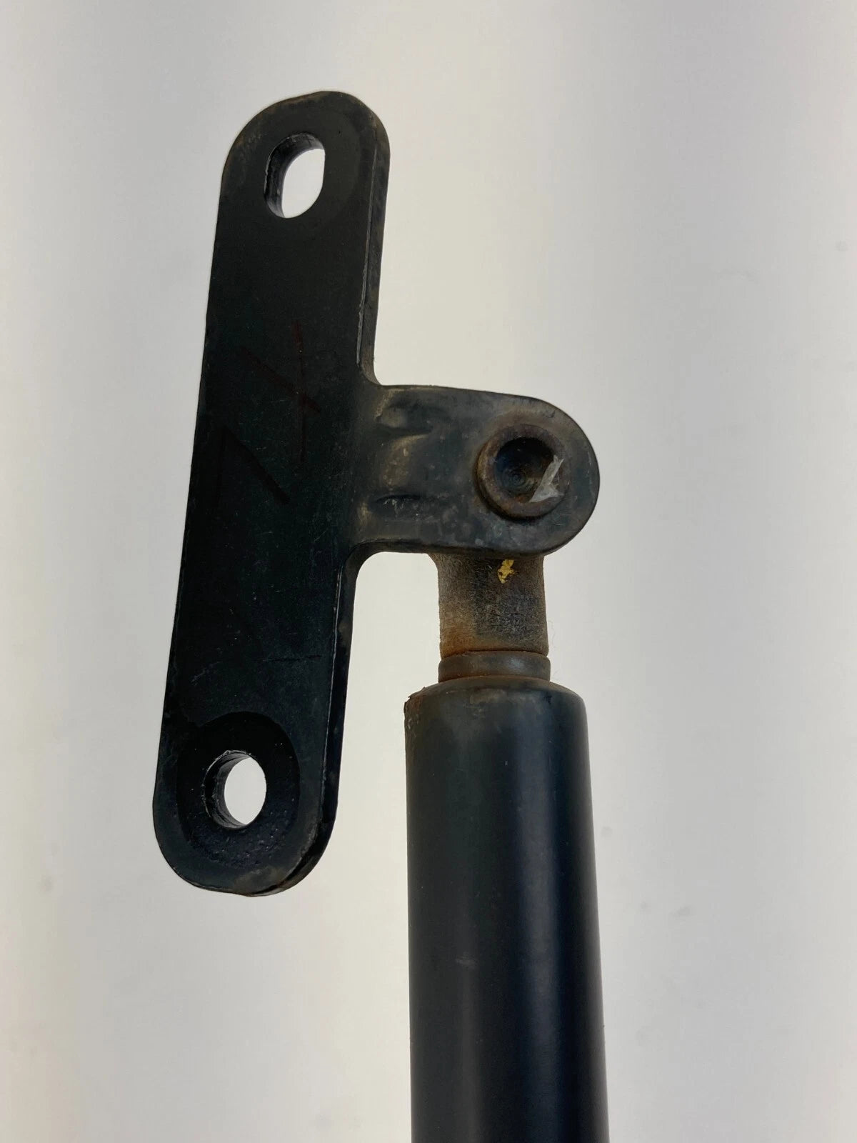 2002-2004 NISSAN PATHFINDER REAR TRUNK LIFTGATE SUPPORT SHOCK STRUTS PAIR LH RH