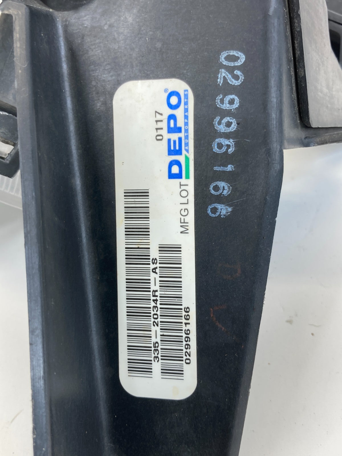 2000-2005 Chevrolet Monte Carlo Right Passenger Corner Park Fog Light Lamp