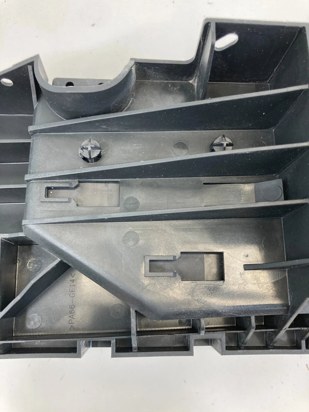 2015-2019 FORD EDGE ENGINE FUSE BOX JUNCTION BOX HOLDER BRACKET HG9T-14A301-AAA