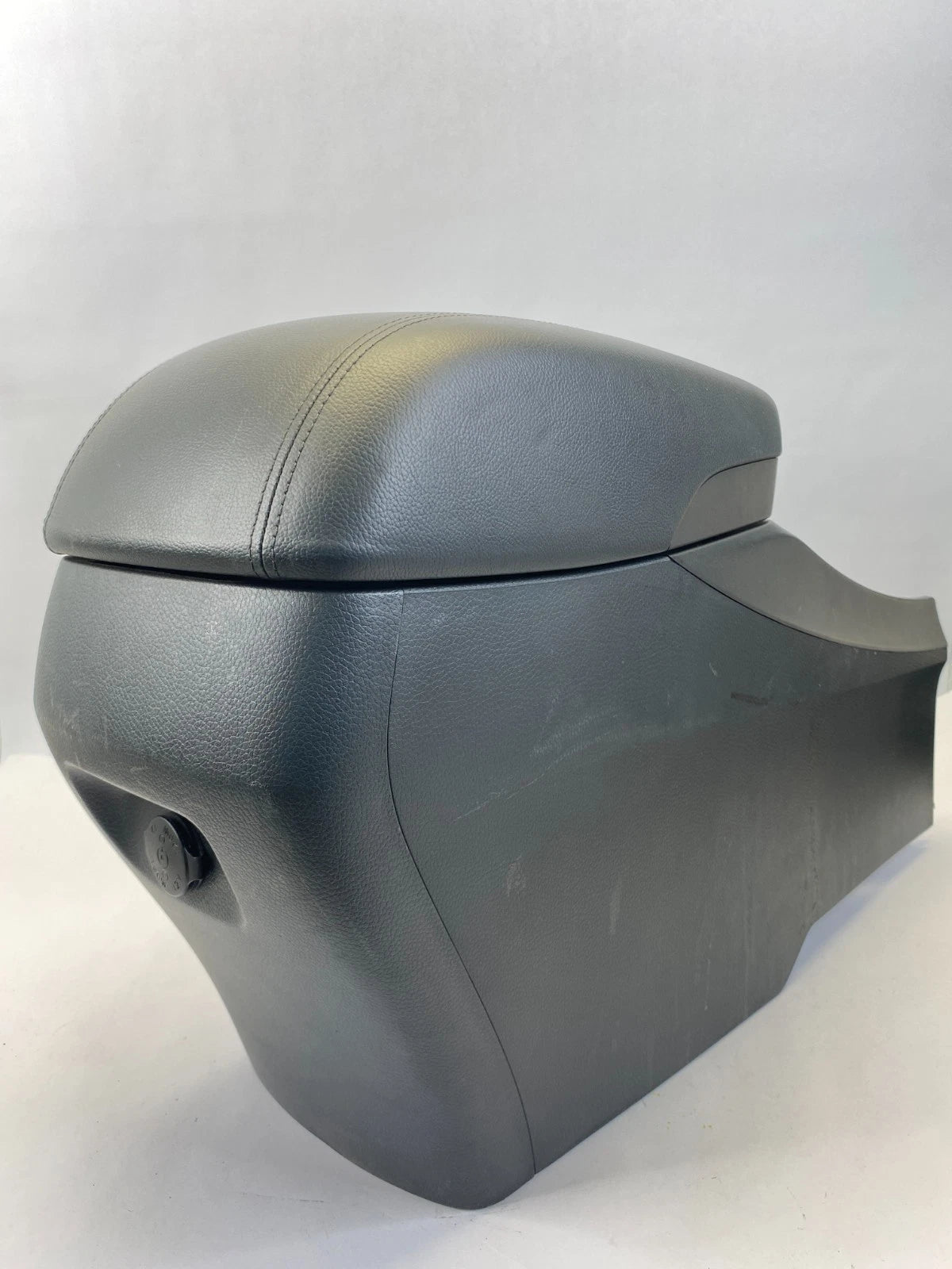2016-2018 HYUNDAI SANTA FE SPORT CENTER CONSOLE ARMREST STORAGE COMPARTMENT OEM
