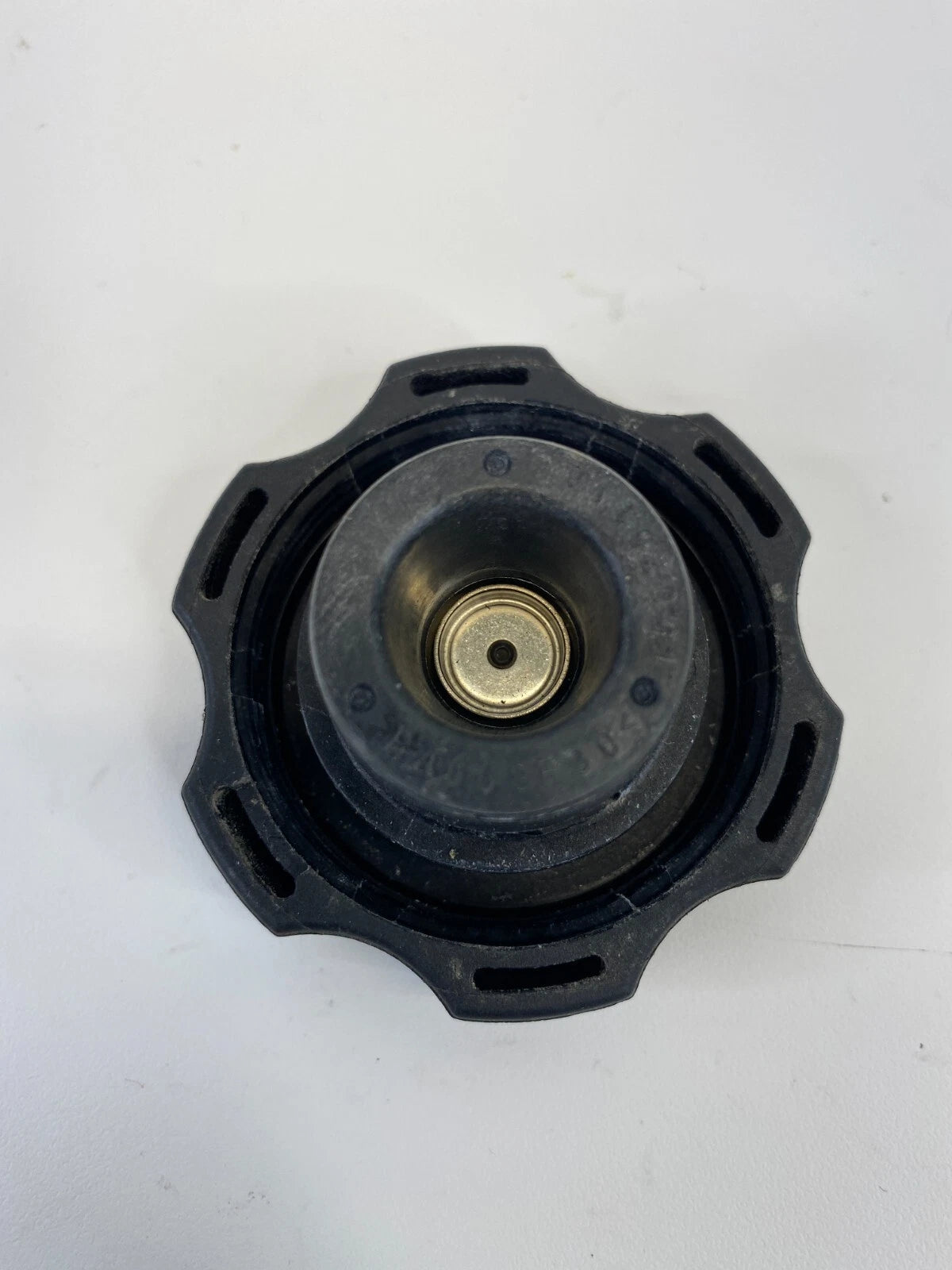 2012-2015 CHEVROLET CAPTIVA SPORT RADIATOR COOLANT RESERVOIR COVER FLUID CAP OEM