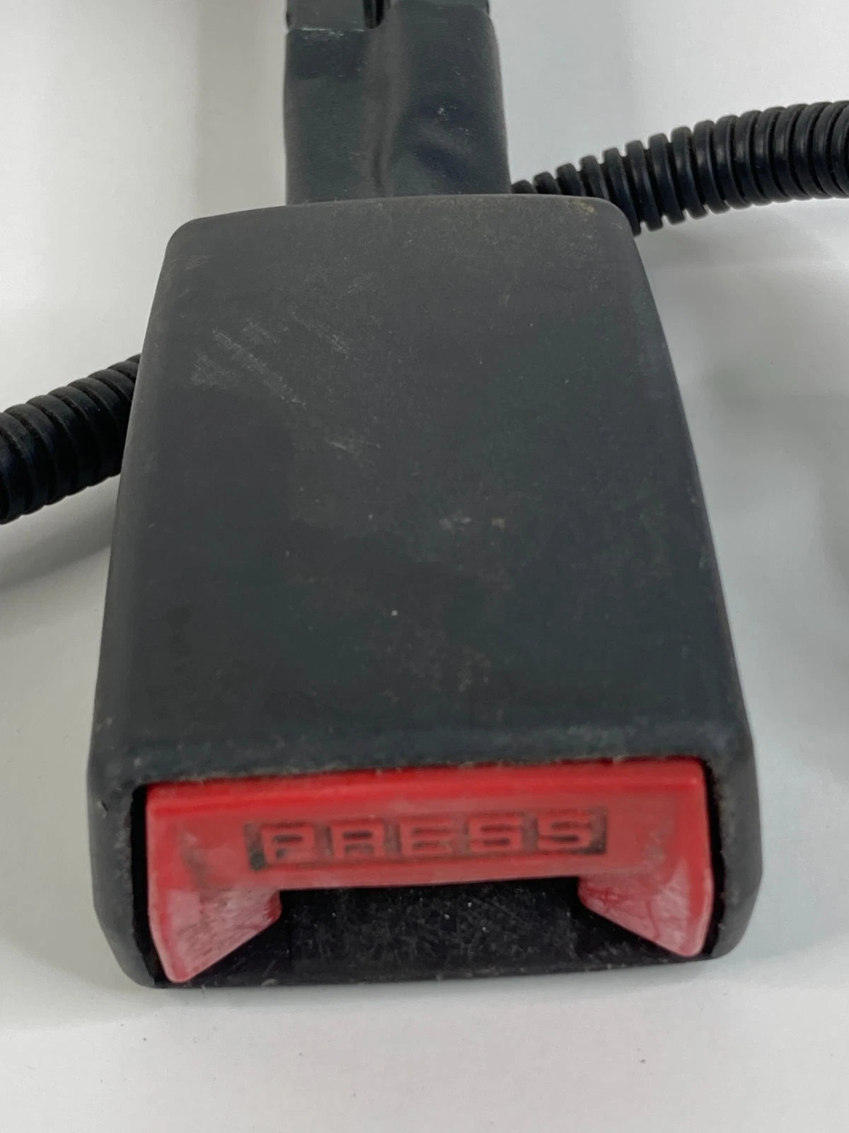 2011-2015 HYUNDAI SONATA DRIVER LEFT FRONT SEAT BELT BUCKLE RECEIVER ASSY OEM