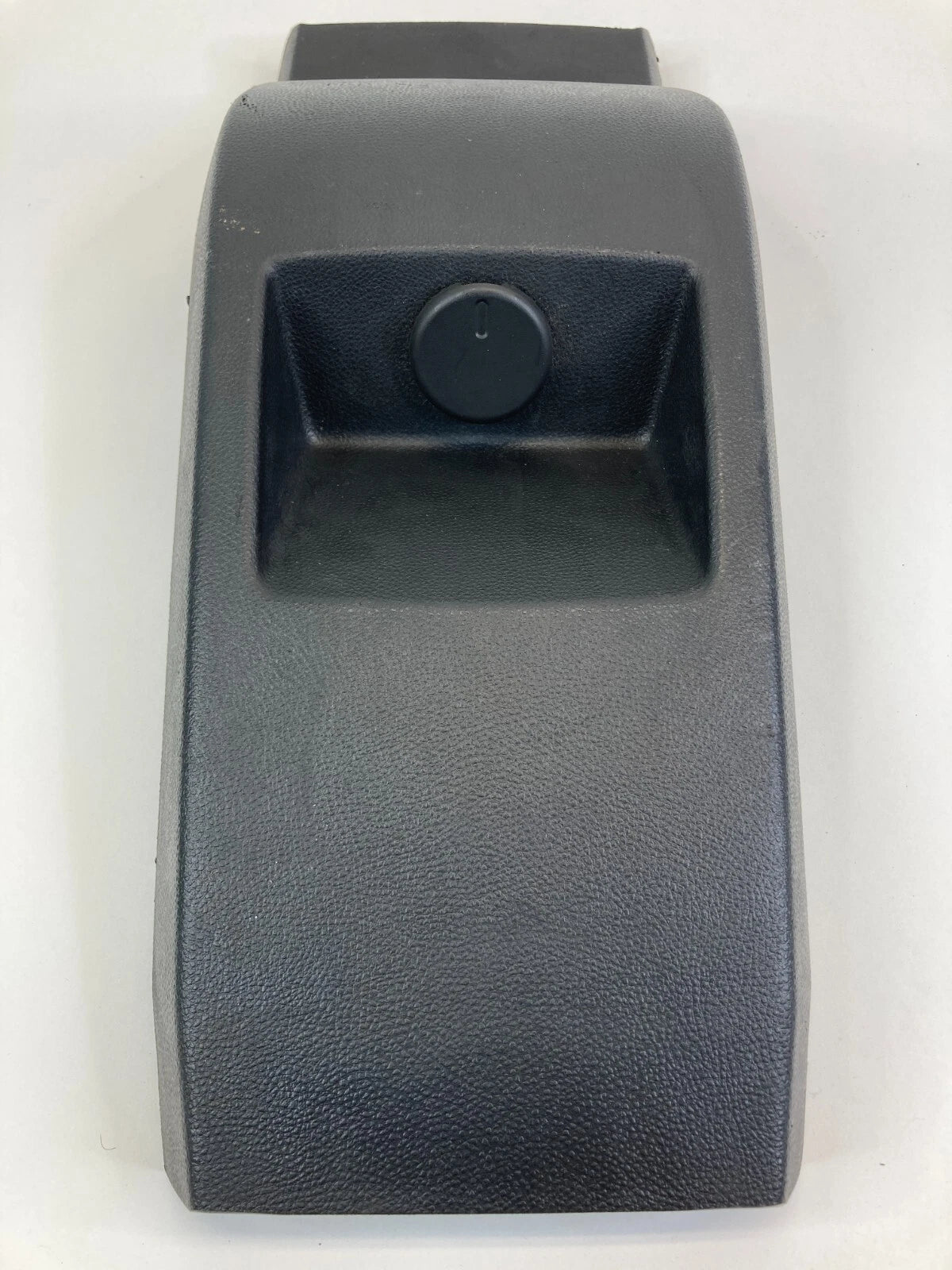 10-17 GMC TERRAIN REAR CENTER CONSOLE COVER POWER OUTLET TRIM PANEL AKE50711