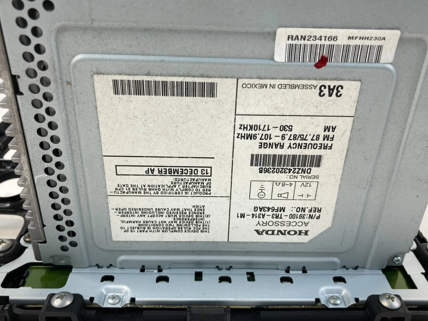 13-15 Honda Civic Radio AM/FM Single CD Player w/ Bezel 39100-TR3-A314-M1 OEM