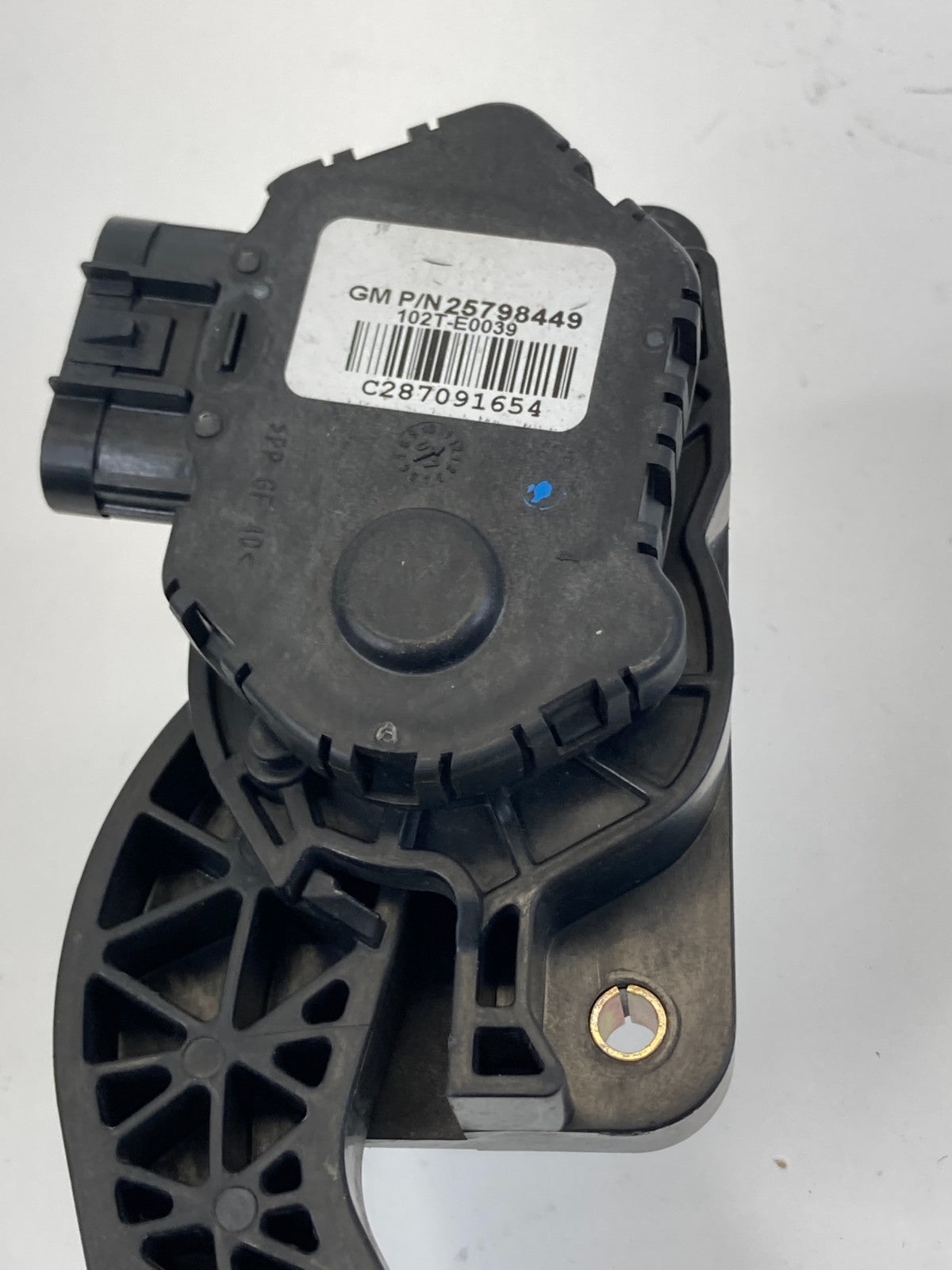 2010-2017 Chevrolet Equinox 2.4L AT Fuel Accelerator Gas Pedal Throttle OEM