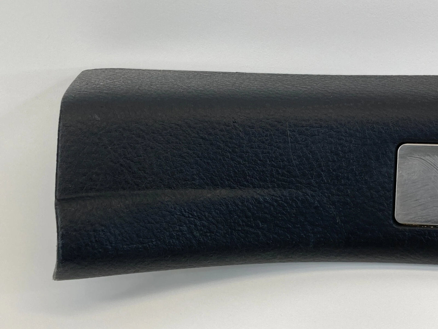2004-2006 LEXUS RX330 REAR RIGHT SIDE DOOR SILL TRIM PLATE 67930-0E010 OEM