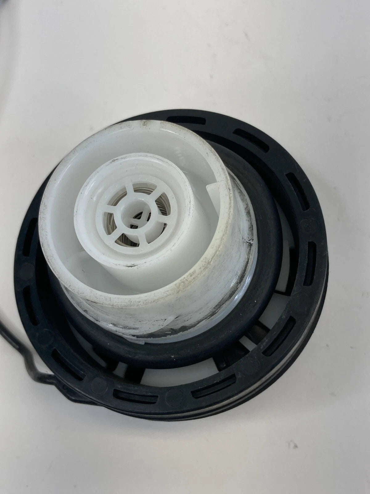 2012-2020 CHEVY SONIC 2011-2019 CHEVY CRUZE FUEL GAS TANK FILLER CAP COVER OEM