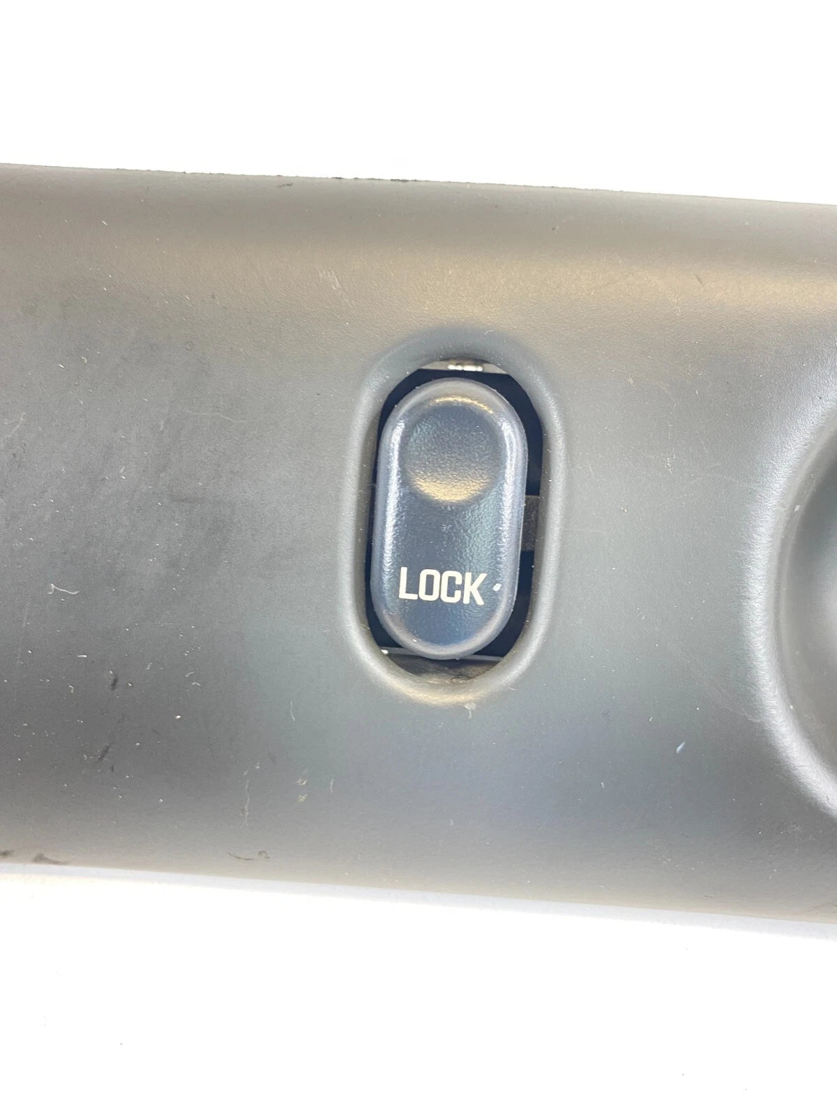 1997-2005 BUICK CENTURY FRONT RIGHT INNER DOOR HANDLE BEZEL COVER 10279858 OEM