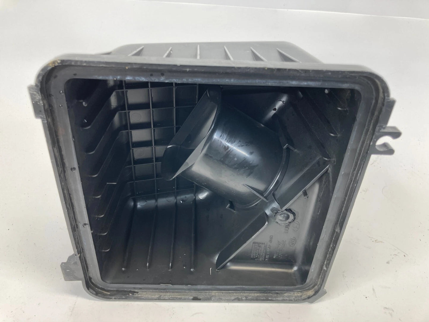 2007-2010 HYUNDAI ELANTRA AIR CLEANER FILTER BOX UPPER HOUSING OEM 281112H100