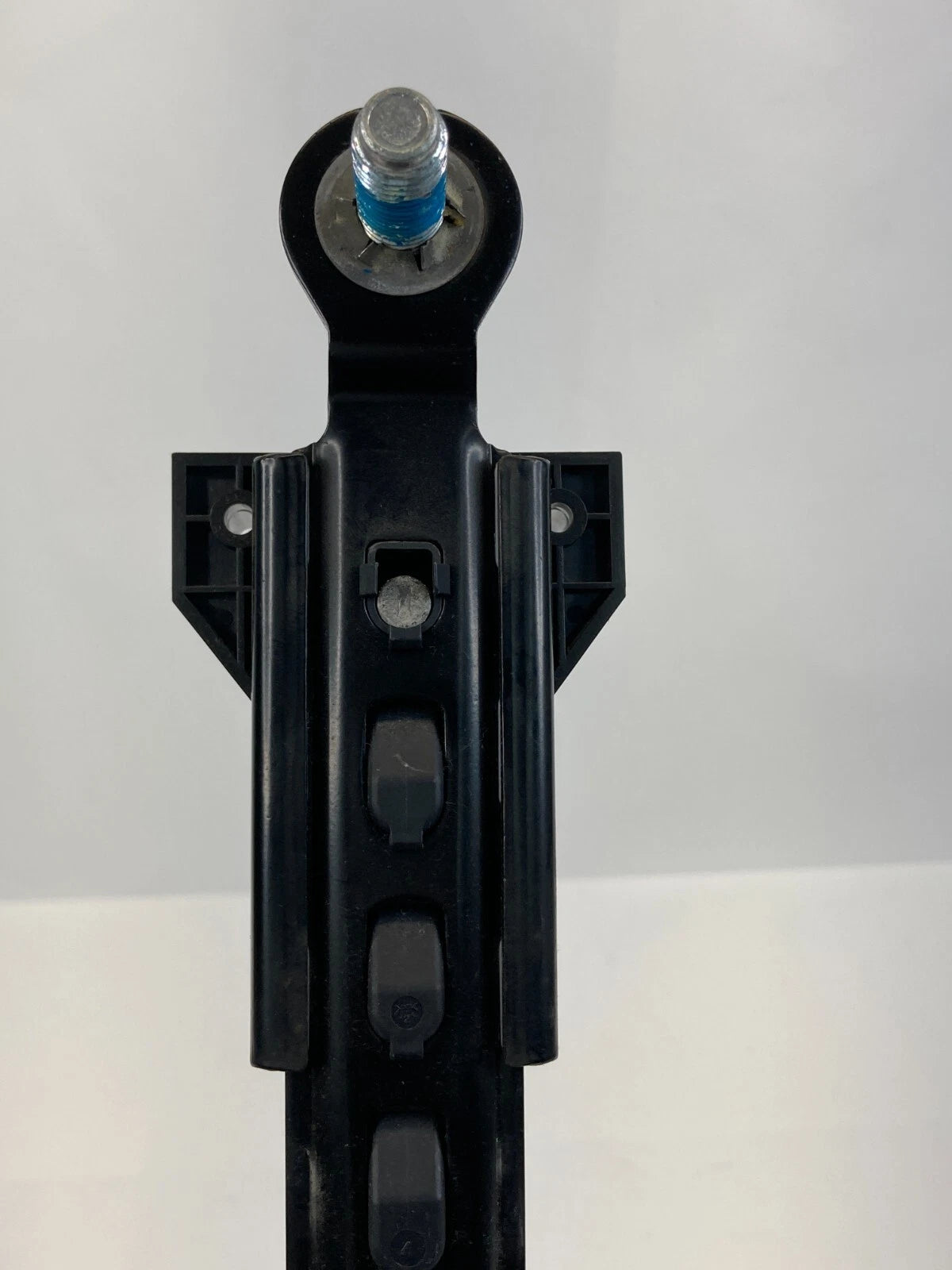 2011-2014 HYUNDAI SONATA FRONT LEFT DRIVER SEAT BELT HEIGHT ADJUSTER 88890-3Q000