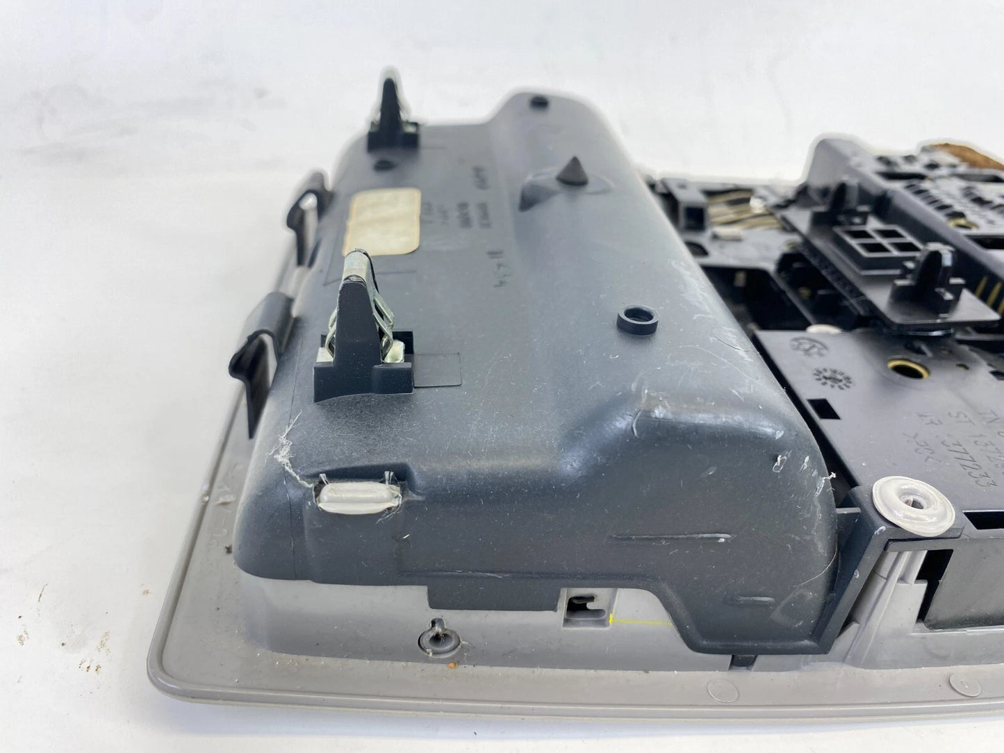 2007-2011 TOYOTA CAMRY OVERHEAD CONSOLE DOME LIGHT SUNGLASS HOLDER OEM FACTORY