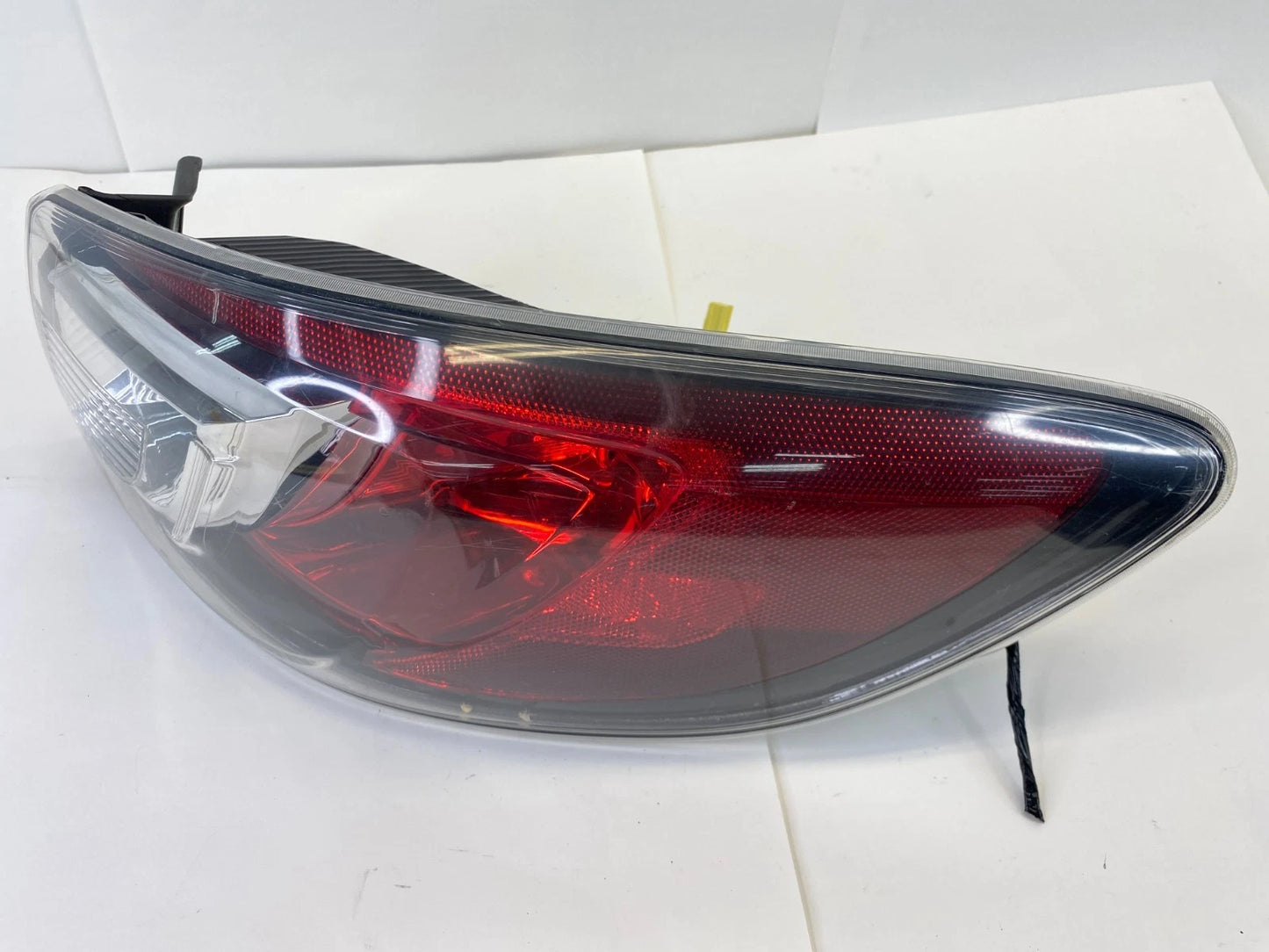 10-13 MAZDA 3 SEDAN RIGHT PASSENGER OUTER QUARTER PANEL TAIL LIGHT TAILLIGHT OEM