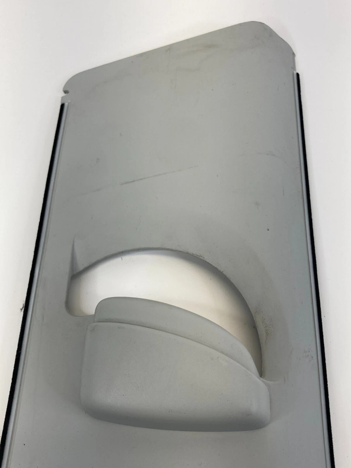 2009-2012 VW CC FRONT RIGHT SIDE SEAT BELT ANCHOR COVER B-PILLAR TRIM COVER OEM