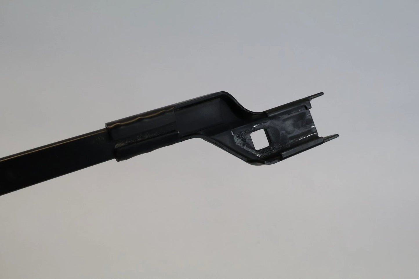 2016-2019 CHEVROLET CRUZE FRONT WINDSHIELD WIPER ARM PAIR SET GM13466309 OEM