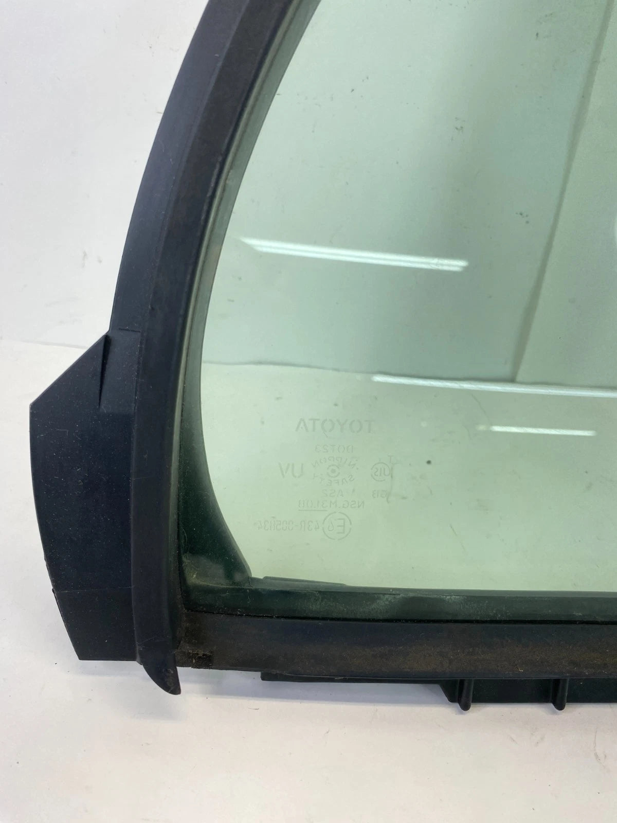 2007-2012 TOYOTA YARIS HATCHBACK REAR RIGHT BACK DOOR QUARTER FIXED WINDOW GLASS