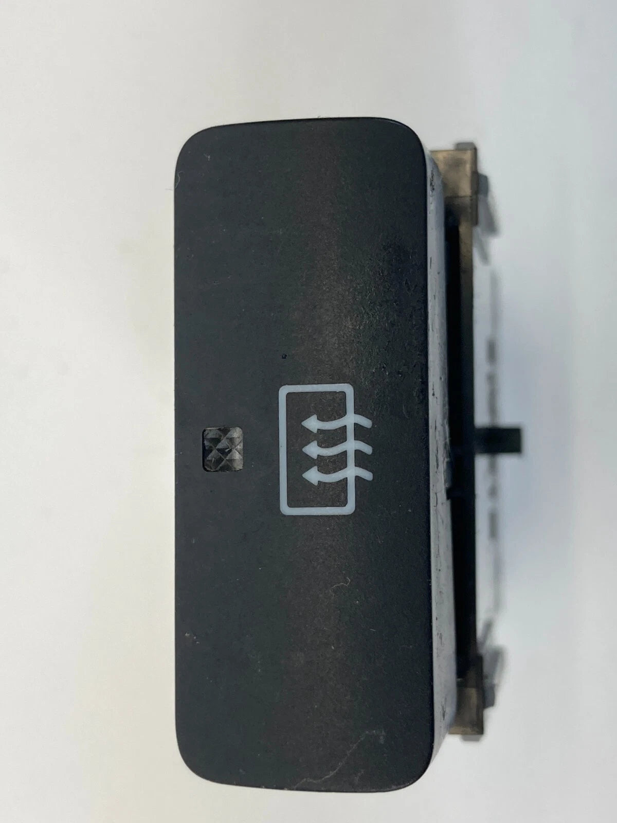 2003-2008 TOYOTA COROLLA REAR DEFROSTER CONTROL CONTROL SWITCH BUTTON 15A410 OEM