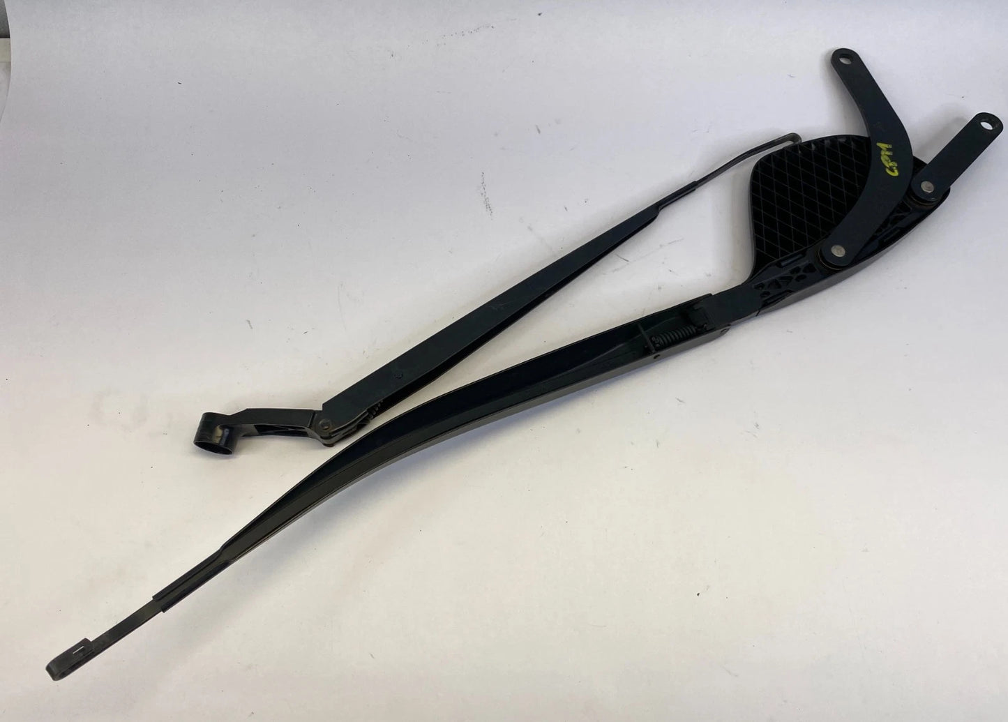 2004-2009 TOYOTA PRIUS FRONT LEFT AND RIGHT WINDSHIELD WIPER ARM PAIR SET OEM