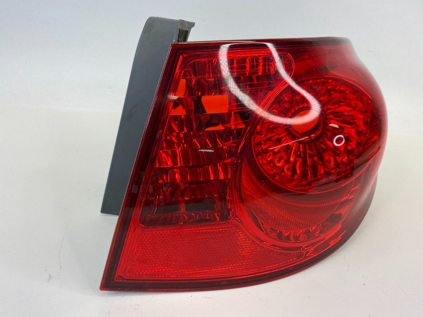 2007-2010 Hyundai Elantra Sedan Rear Right Side Taillight Outer Tail Lamp OEM