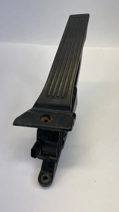 2013-2018 HYUNDAI SANTA FE SPORT GAS PEDAL ACCELERATOR SENSOR 32700-4Z000 OEM