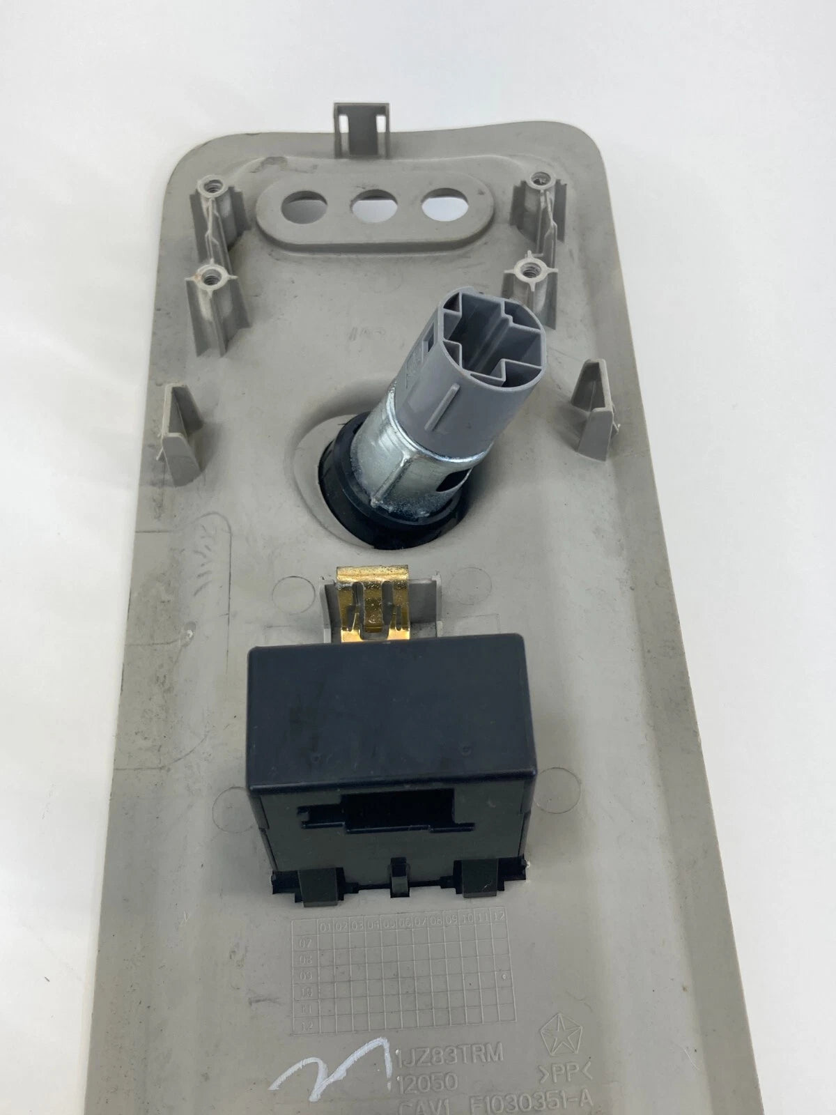 2008-2016 CHRYSLER TOWN & COUNTRY RR AUX POWER OUTLET PANEL OEM FACTORY 1JZ83TRM