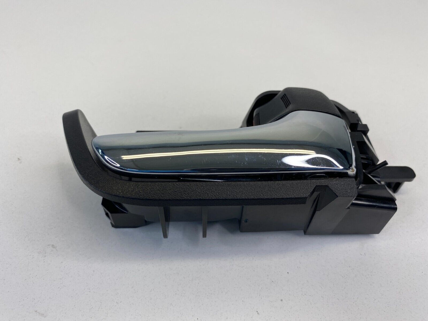 2004-2009 Toyota Prius Hatchback Front Right Side Inner Door Handle 69205-47020