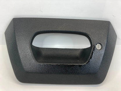 03 04 05 06 CHEVROLET AVALANCHE 1500 TAILGATE LATCH HANDLE BEZEL 93440179 OEM