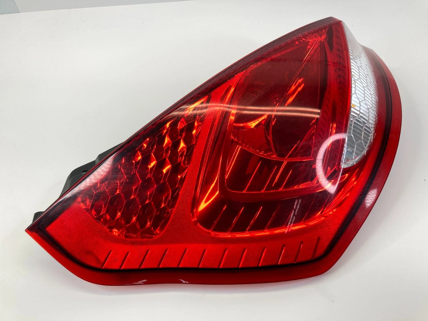 11-13 FORD FIESTA HB REAR LEFT TAIL LIGHT TAILLIGHT LAMP ASSY AE83-13B505-BG OEM