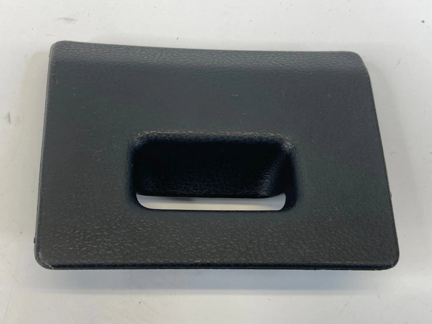 2008-2013 NISSAN ROGUE INTERIOR FUSE BOX DOOR PANEL LID COVER TRIM 68964-JM00A
