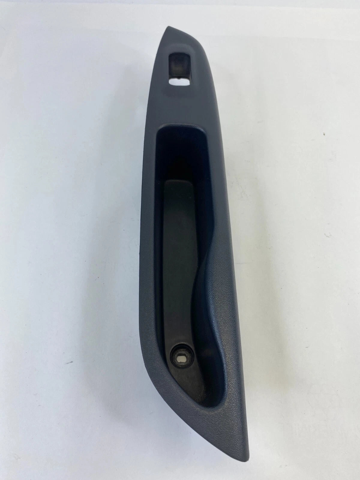 2006 2007 HYUNDAI ACCENT SEDAN REAR LEFT DOOR WINDOW SWITCH BEZEL 83710-1E010